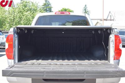 2019 Toyota Tundra SR5  4x4 4dr CrewMax Cab Pickup SB(5.7L V8) Lane Assist! Back Up Cam! Pedestrian Detection! Bluetooth! Navigation! Tow PKG! Tonneau Bed Cover! - Photo 26 - Portland, OR 97266