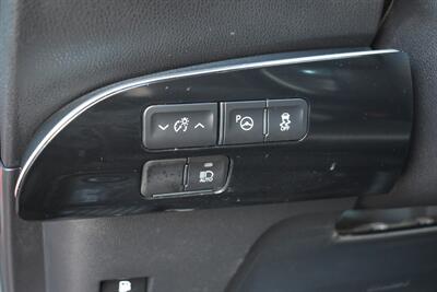 2019 Toyota Prius XLE AWD-e  4dr Hatchback! oyota Safety Sense! Adaptive Cruise Control! Lane Departure Alert w/ Steering Assist! Pre-Collision System w/ Pedestrian Detection! Blind Spot Monitor! - Photo 15 - Portland, OR 97266
