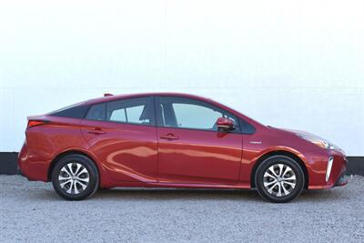 2019 Toyota Prius XLE AWD-e  4dr Hatchback! oyota Safety Sense! Adaptive Cruise Control! Lane Departure Alert w/ Steering Assist! Pre-Collision System w/ Pedestrian Detection! Blind Spot Monitor! - Photo 5 - Portland, OR 97266