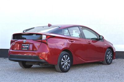 2019 Toyota Prius XLE AWD-e  4dr Hatchback! oyota Safety Sense! Adaptive Cruise Control! Lane Departure Alert w/ Steering Assist! Pre-Collision System w/ Pedestrian Detection! Blind Spot Monitor! - Photo 4 - Portland, OR 97266