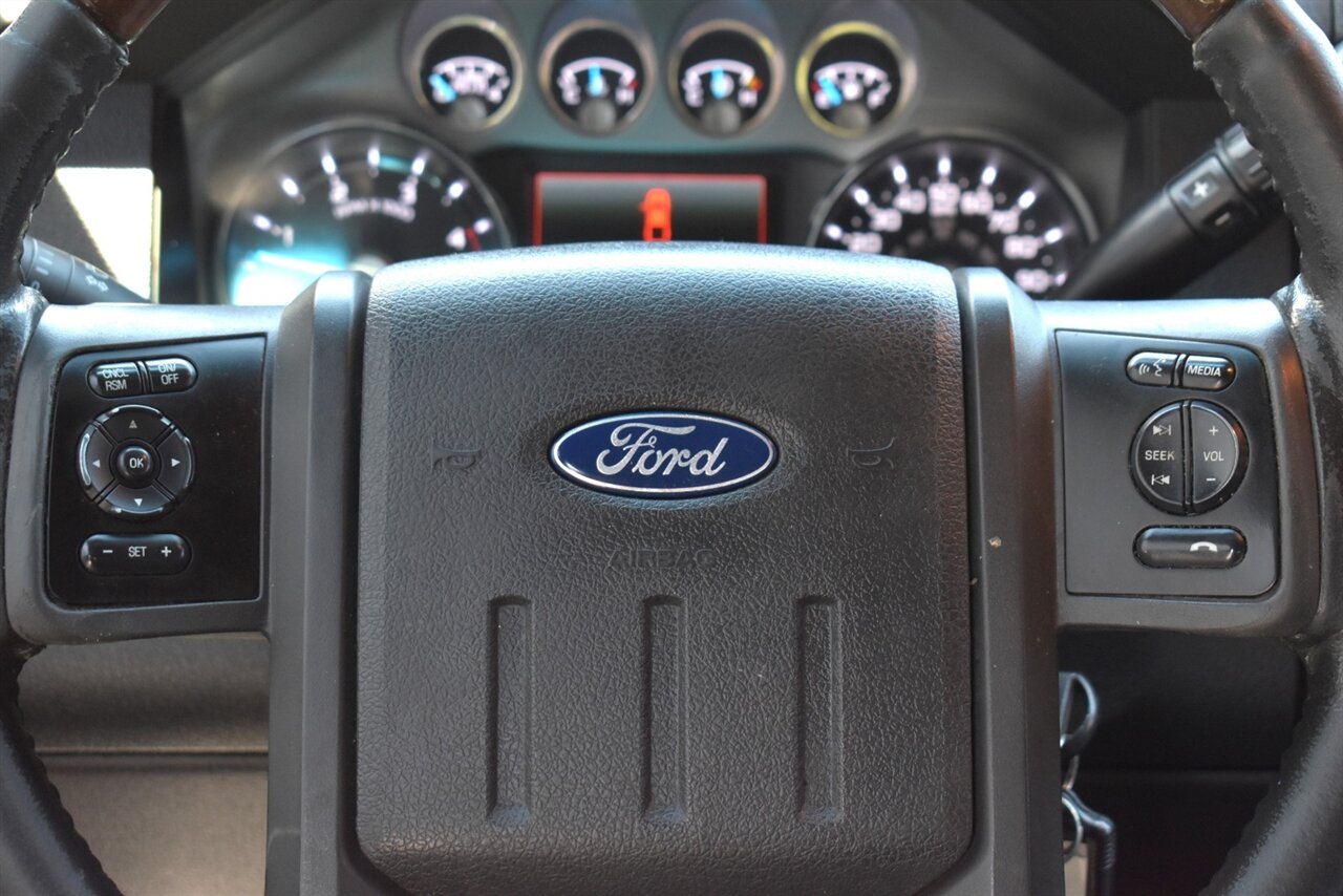 2013 Ford F-250 Super Duty Lariat 4X4 4dr Crew Cab 8 ft. Long Bed Pickup! Back Up Camera! Parking Assist! 2H, 4H & 4L Drive Modes! Tow Package! Running Boards! Heated & Ventilated Leather Seats! Bluetooth Connectivity! - Photo 16 - Portland, OR 97266