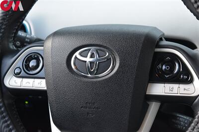 2018 Toyota Prius Three  4dr Hatchback! 54 City MPG! 50 Hwy MPG! Back Up Cam! Lane Assist & Collision Mitigation! Dynamic Radar Cruise Control! Eco & Pwr Modes! Navigation! Bluetooth! All Weather Floor Mats! - Photo 15 - Portland, OR 97266