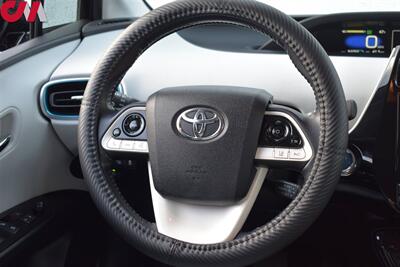 2018 Toyota Prius Three  4dr Hatchback! 54 City MPG! 50 Hwy MPG! Back Up Cam! Lane Assist & Collision Mitigation! Dynamic Radar Cruise Control! Eco & Pwr Modes! Navigation! Bluetooth! All Weather Floor Mats! - Photo 14 - Portland, OR 97266
