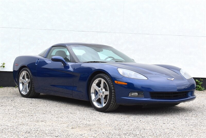 2005 Chevrolet Corvette  2dr Coupe! RWD Performance! Removable Targa Top! Leather Interior! Sport-Tuned Suspension! Heads-Up Display! Bose Premium Audio System! Heated Leather Seats!