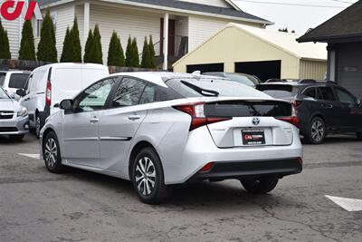 2022 Toyota Prius XLE  4dr Hatchback 51 City MPG! 47 Hwy MPG! Heated Leather Seats! Qi (wireless phone) Charging Station! Toyota Safety Sense 2.0! EV, ECO, & POWER Modes! Back Up Camera! Bluetooth w/Voice Activation! - Photo 2 - Portland, OR 97266