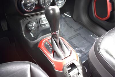 2016 Jeep Renegade Trailhawk Sport Utility  4dr SUV! Active Drive Low 4x4! Trail Rated! Selec-Terrain! Hill Descent Control! Stability Control! ABS Brakes! Backup Camera! Skid Plates! Tow Hooks! - Photo 26 - Portland, OR 97266