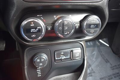 2016 Jeep Renegade Trailhawk Sport Utility  4dr SUV! Active Drive Low 4x4! Trail Rated! Selec-Terrain! Hill Descent Control! Stability Control! ABS Brakes! Backup Camera! Skid Plates! Tow Hooks! - Photo 25 - Portland, OR 97266