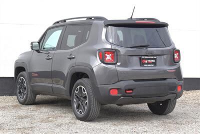 2016 Jeep Renegade Trailhawk Sport Utility  4dr SUV! Active Drive Low 4x4! Trail Rated! Selec-Terrain! Hill Descent Control! Stability Control! ABS Brakes! Backup Camera! Skid Plates! Tow Hooks! - Photo 2 - Portland, OR 97266