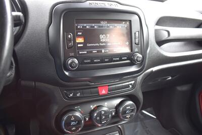 2016 Jeep Renegade Trailhawk Sport Utility  4dr SUV! Active Drive Low 4x4! Trail Rated! Selec-Terrain! Hill Descent Control! Stability Control! ABS Brakes! Backup Camera! Skid Plates! Tow Hooks! - Photo 20 - Portland, OR 97266