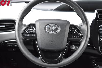 2022 Toyota Prius L Eco  4dr Hatchback 51 City MPG! 47 Hwy MPG! Toyota Safety Sense 2.0! EV, ECO, & POWER Modes! Back Up Camera! Bluetooth w/Voice Activation! - Photo 13 - Portland, OR 97266