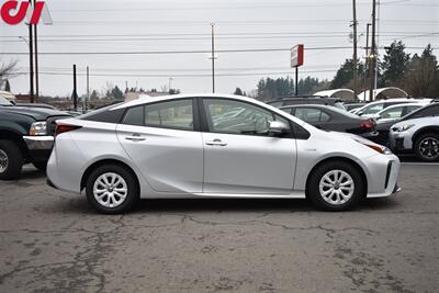 2022 Toyota Prius L Eco  4dr Hatchback 51 City MPG! 47 Hwy MPG! Toyota Safety Sense 2.0! EV, ECO, & POWER Modes! Back Up Camera! Bluetooth w/Voice Activation! - Photo 6 - Portland, OR 97266