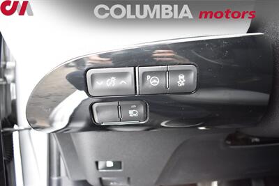 2022 Toyota Prius L Eco 4dr Hatchback 51 City MPG! 47 Hwy MPG! Toyota Safety Sense 2.0! EV, ECO, & POWER Modes! Back Up Camera! Bluetooth w/Voice Activation! - Photo 14 - Portland, OR 97266