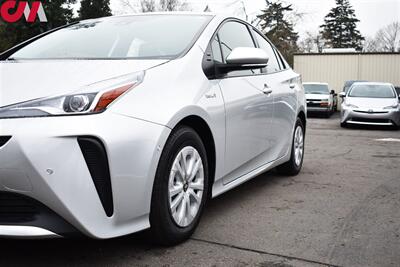 2022 Toyota Prius L Eco  4dr Hatchback 51 City MPG! 47 Hwy MPG! Toyota Safety Sense 2.0! EV, ECO, & POWER Modes! Back Up Camera! Bluetooth w/Voice Activation! - Photo 25 - Portland, OR 97266