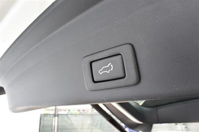 2019 Subaru Ascent Limited  AWD 4dr SUV w/Captains Chairs**APPOINTMENT ONLY** X-Mode! EyeSight Assist! Back Up Cam! Blind Spot Monitor! Navi! Apple CarPlay! Android Auto! Full Heated Leather Seats! Pano-Sunroof! - Photo 34 - Portland, OR 97266