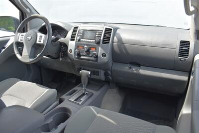 2014 Nissan Frontier SV  4x4 4dr Crew Cab 6.1 ft. SB Pickup 5A! 4.0L V6 Engine! Selectable 4WD System! Back Up Camera! Bluetooth! Tow Hitch! Heated Seats! All Weather Floor Mats! - Photo 12 - Portland, OR 97266