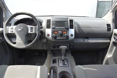 2014 Nissan Frontier SV  4x4 4dr Crew Cab 6.1 ft. SB Pickup 5A! 4.0L V6 Engine! Selectable 4WD System! Back Up Camera! Bluetooth! Tow Hitch! Heated Seats! All Weather Floor Mats! - Photo 13 - Portland, OR 97266