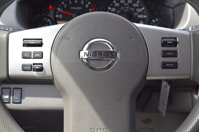 2014 Nissan Frontier SV  4x4 4dr Crew Cab 6.1 ft. SB Pickup 5A! 4.0L V6 Engine! Selectable 4WD System! Back Up Camera! Bluetooth! Tow Hitch! Heated Seats! All Weather Floor Mats! - Photo 15 - Portland, OR 97266