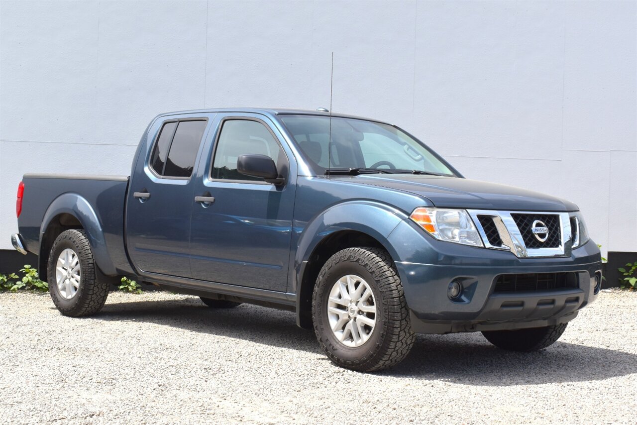 2014 Nissan Frontier SV  4x4 4dr Crew Cab 6.1 ft. SB Pickup 5A! 4.0L V6 Engine! Selectable 4WD System! Back Up Camera! Bluetooth! Tow Hitch! Heated Seats! All Weather Floor Mats! - Photo 1 - Portland, OR 97266