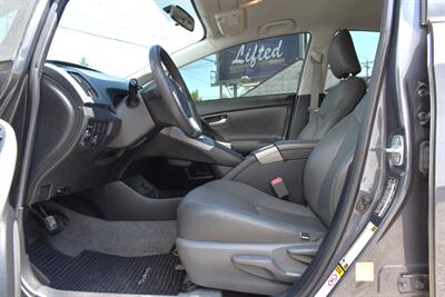 2013 Toyota Prius Two 4dr Hatchback! 51 City MPG! 48 Hwy MPG! EV/ECO/PWR Modes! Back Up Camera! Brake Assist & Smart Stop Technology! Bluetooth! Heated Leather Seats! - Photo 10 - Portland, OR 97266