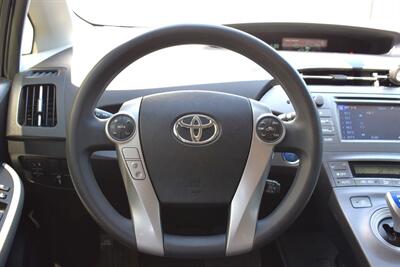 2013 Toyota Prius Two 4dr Hatchback! 51 City MPG! 48 Hwy MPG! EV/ECO/PWR Modes! Back Up Camera! Brake Assist & Smart Stop Technology! Bluetooth! Heated Leather Seats! - Photo 13 - Portland, OR 97266