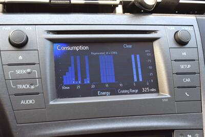 2013 Toyota Prius Two 4dr Hatchback! 51 City MPG! 48 Hwy MPG! EV/ECO/PWR Modes! Back Up Camera! Brake Assist & Smart Stop Technology! Bluetooth! Heated Leather Seats! - Photo 22 - Portland, OR 97266