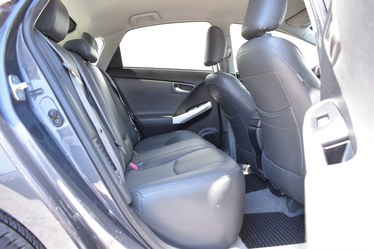 2013 Toyota Prius Two 4dr Hatchback! 51 City MPG! 48 Hwy MPG! EV/ECO/PWR Modes! Back Up Camera! Brake Assist & Smart Stop Technology! Bluetooth! Heated Leather Seats! - Photo 28 - Portland, OR 97266