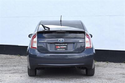 2013 Toyota Prius Two 4dr Hatchback! 51 City MPG! 48 Hwy MPG! EV/ECO/PWR Modes! Back Up Camera! Brake Assist & Smart Stop Technology! Bluetooth! Heated Leather Seats! - Photo 4 - Portland, OR 97266