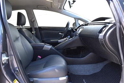2013 Toyota Prius Two 4dr Hatchback! 51 City MPG! 48 Hwy MPG! EV/ECO/PWR Modes! Back Up Camera! Brake Assist & Smart Stop Technology! Bluetooth! Heated Leather Seats! - Photo 29 - Portland, OR 97266