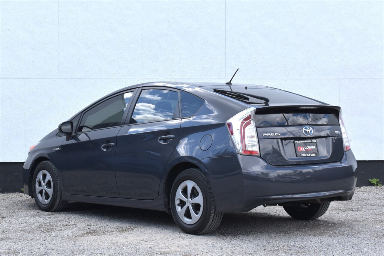 2013 Toyota Prius Two 4dr Hatchback! 51 City MPG! 48 Hwy MPG! EV/ECO/PWR Modes! Back Up Camera! Brake Assist & Smart Stop Technology! Bluetooth! Heated Leather Seats! - Photo 2 - Portland, OR 97266