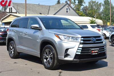 2017 Toyota Highlander Hybrid LE  AWD 4dr SUV 3rd-Row Seats! Toyota Safety Sense P Driver Assist Tech! EV & Eco Modes! Back Up Cam! Bluetooth w/Voice Activation! - Photo 1 - Portland, OR 97266