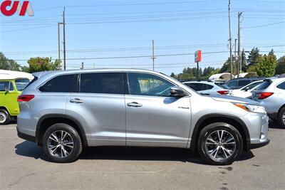 2017 Toyota Highlander Hybrid LE  AWD 4dr SUV 3rd-Row Seats! Toyota Safety Sense P Driver Assist Tech! EV & Eco Modes! Back Up Cam! Bluetooth w/Voice Activation! - Photo 6 - Portland, OR 97266