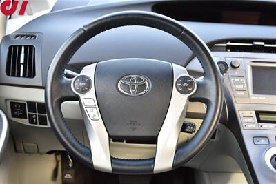 2013 Toyota Prius Four  One 4dr Hatchback! **APPOINTMENT ONLY** Comb 50MPG! Very Economical! Front Heated Leather Seats! Back-up Cam! Bluetooth Technology! - Photo 13 - Portland, OR 97266