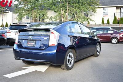 2013 Toyota Prius Four  One 4dr Hatchback! **APPOINTMENT ONLY** Comb 50MPG! Very Economical! Front Heated Leather Seats! Back-up Cam! Bluetooth Technology! - Photo 5 - Portland, OR 97266