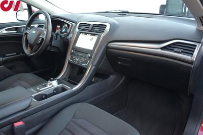 2017 Ford Fusion SE  4dr Sedan! Back Up Camera! Bluetooth/USB! Push Start! Brake Assist & Hill Hold Control! Cruise Control! - Photo 11 - Portland, OR 97266