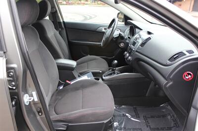 2012 Kia Forte5 SX   - Photo 18 - Salem, OR 97317