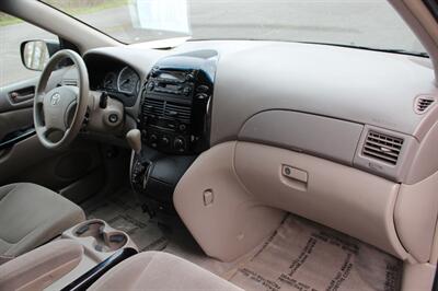 2004 Toyota Sienna CE 7 Passenger   - Photo 18 - Salem, OR 97317