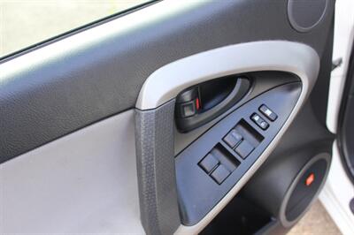 2008 Toyota RAV4 Limited - Photo 11 - Salem, OR 97317