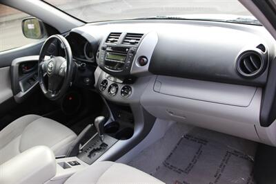 2008 Toyota RAV4 Limited - Photo 17 - Salem, OR 97317