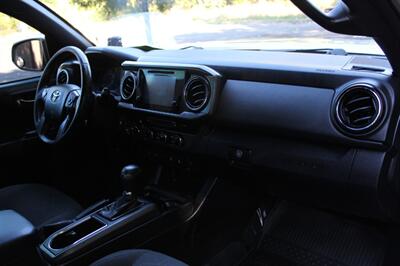 2017 Toyota Tacoma TRD Off-Road   - Photo 17 - Salem, OR 97317