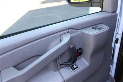2020 GMC Savana 2500   - Photo 11 - Salem, OR 97317