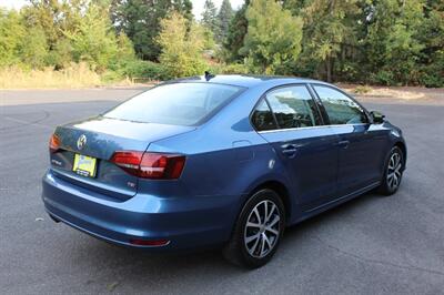 2017 Volkswagen Jetta 1.4T SE   - Photo 4 - Salem, OR 97317