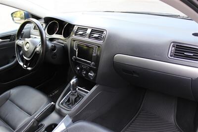 2017 Volkswagen Jetta 1.4T SE   - Photo 16 - Salem, OR 97317