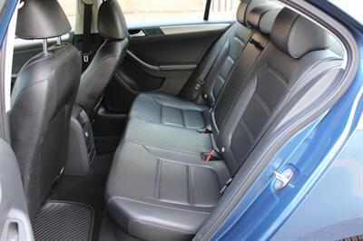 2017 Volkswagen Jetta 1.4T SE   - Photo 13 - Salem, OR 97317