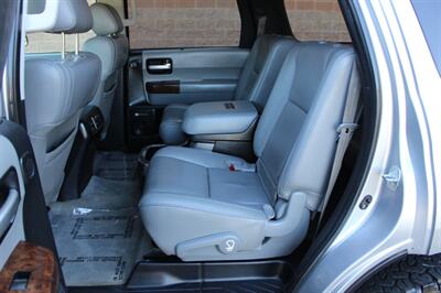 2010 Toyota Sequoia Platinum   - Photo 14 - Salem, OR 97317