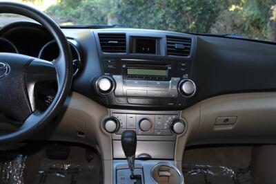 2010 Toyota Highlander   - Photo 14 - Salem, OR 97317