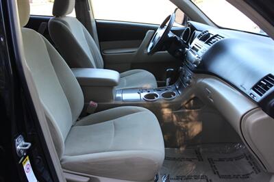 2010 Toyota Highlander   - Photo 19 - Salem, OR 97317