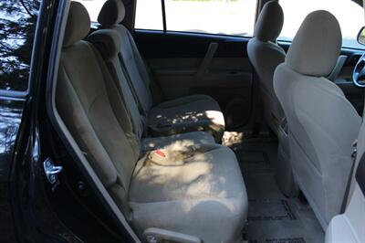 2010 Toyota Highlander   - Photo 17 - Salem, OR 97317