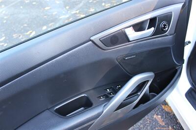 2015 Hyundai Veloster Turbo   - Photo 11 - Salem, OR 97317