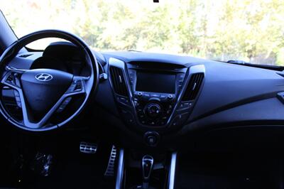 2015 Hyundai Veloster Turbo   - Photo 15 - Salem, OR 97317
