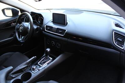 2016 Mazda Mazda3 i Touring   - Photo 17 - Salem, OR 97317